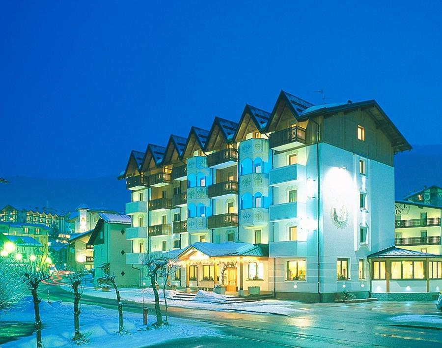 Hotel Rosa Alpina Andalo Buitenkant foto