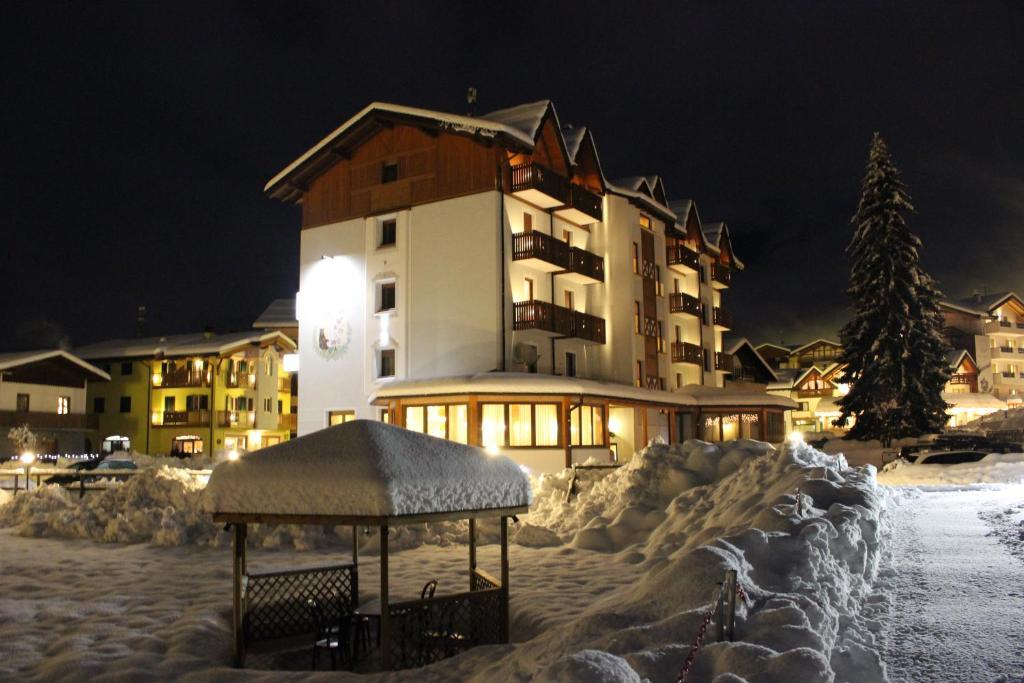 Hotel Rosa Alpina Andalo Buitenkant foto